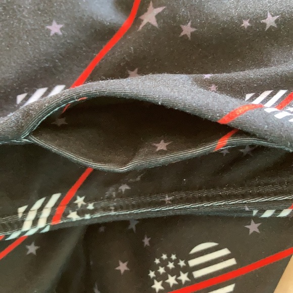 Large Red Line Fabulegs Leggings - Picture 5 of 5